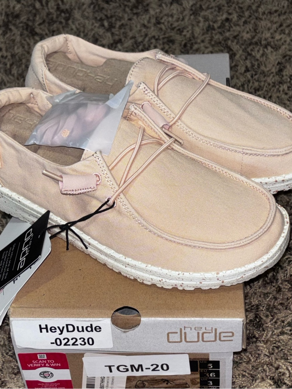 Hey Dude Hey Women's Wendy Antique Rose Shoes Size 5 New Slip On